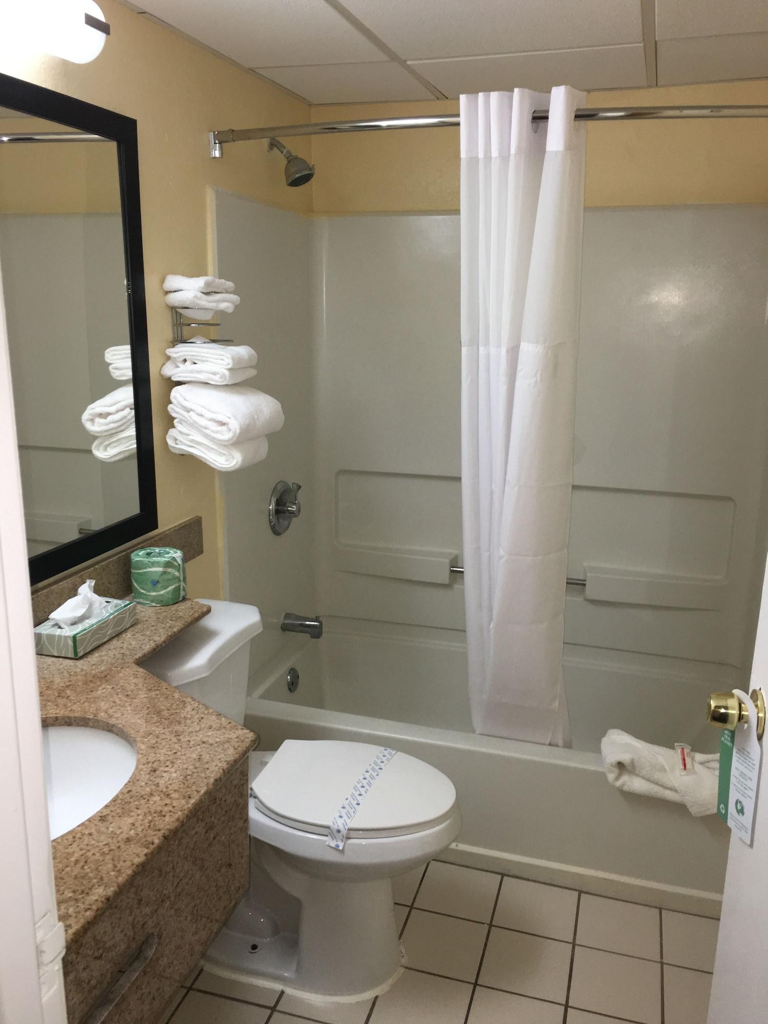 Days Inn By Wyndham Leominster/Fitchburg Area Zewnętrze zdjęcie
